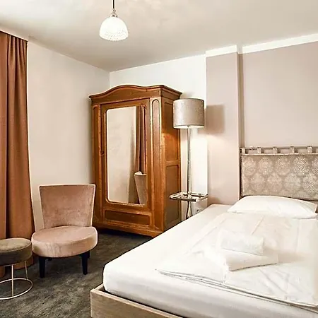 Boutique-gasthof Ueberfuhr Otel *