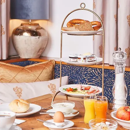 优博夫尔精品酒店 *